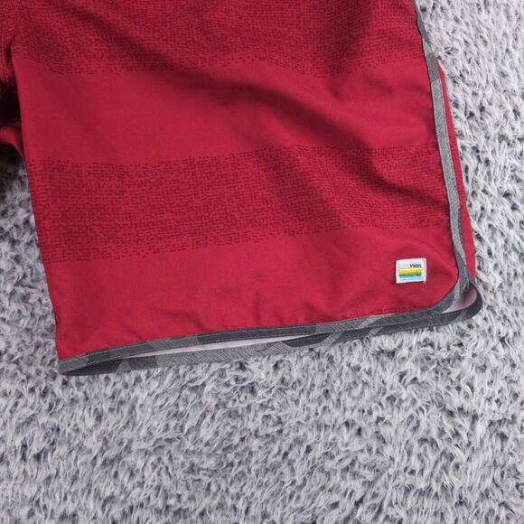 Vuori Shorts Mens Extra Large Red Striped Banks Unlined 7.5in Athletic Active - Picture 9 of 13